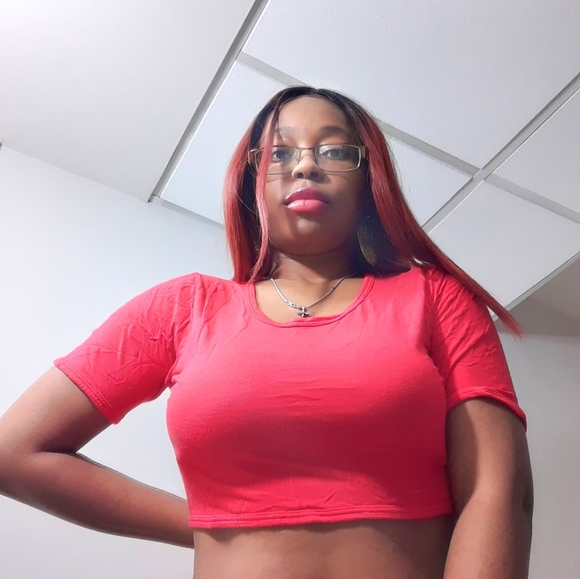 Red womens CROPTOP - Picture 4 of 4